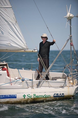 Matt Rutherford sails toward the mouth of the Chesapeake Bay after 314 days at sea ©  SW